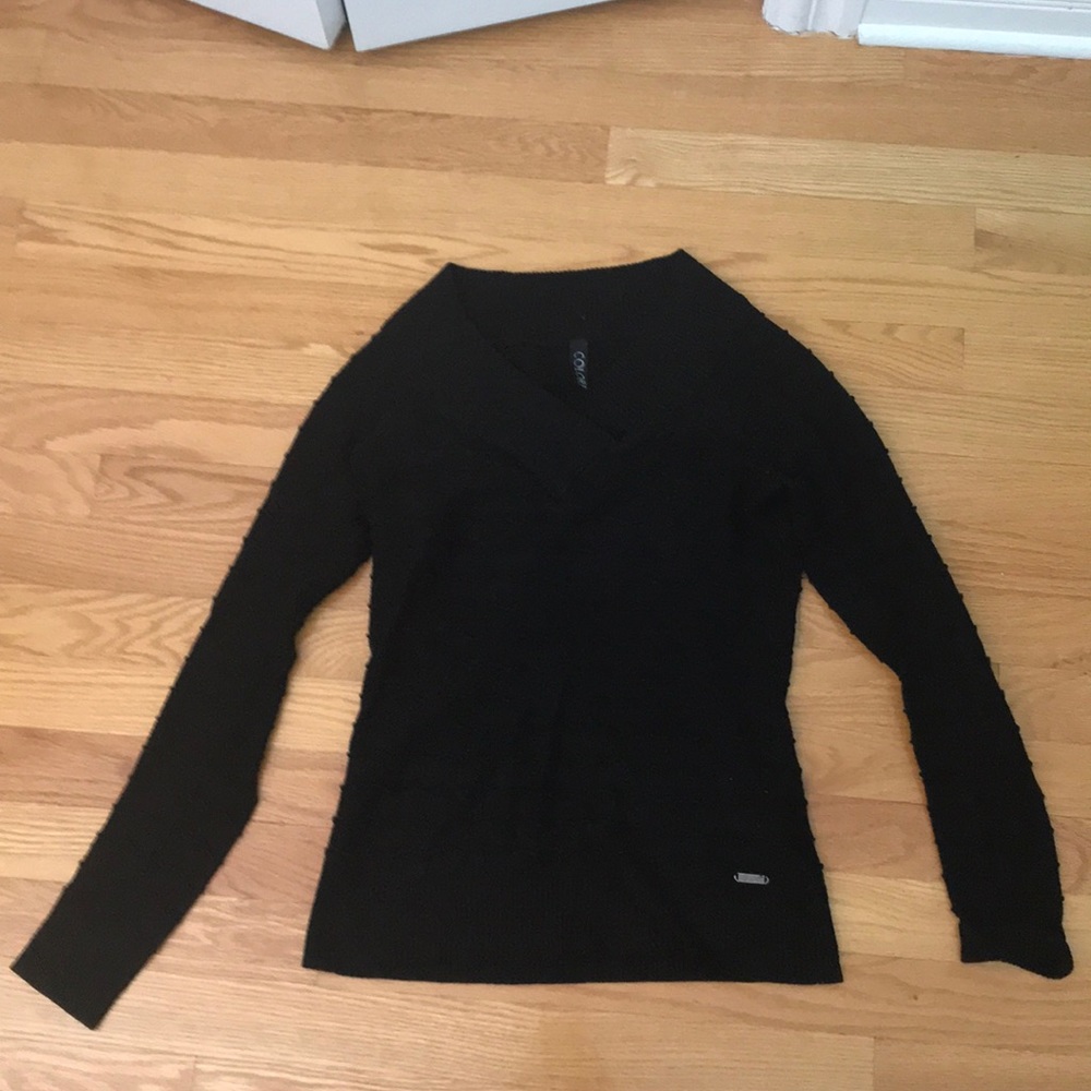 Lack long sleeve shirt with texture.